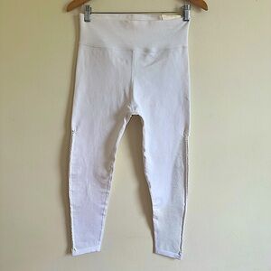 Offline by Aerie Seamless Ribbed 7/8 Leggings White M NWT Braided